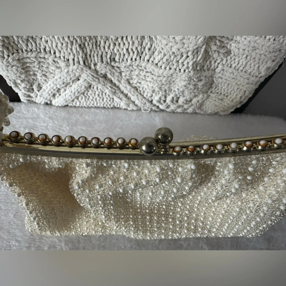 Vintage 1960’s Corde-Beaded Handbag With Kiss Lock